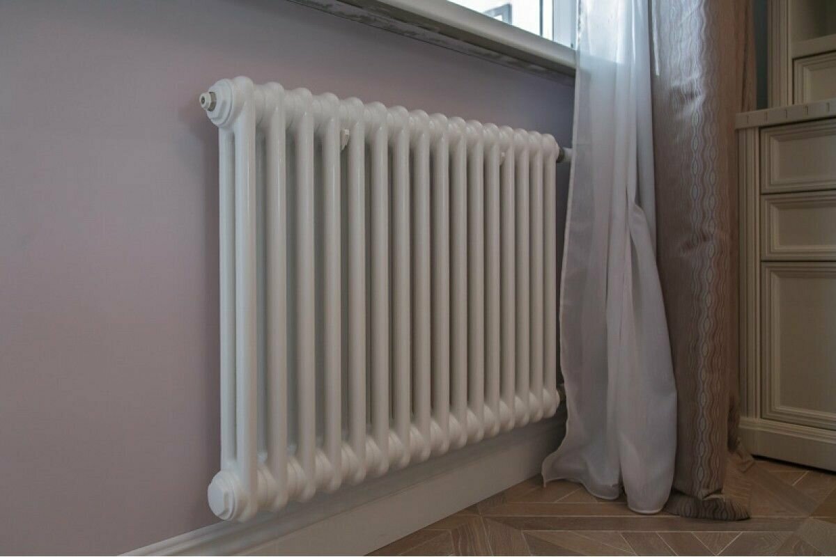 Jsou tradiční radiátory přežitkem minulosti? Tato technologie z Číny slibuje efektivnější vytápění při nižší spotřebě tepla.