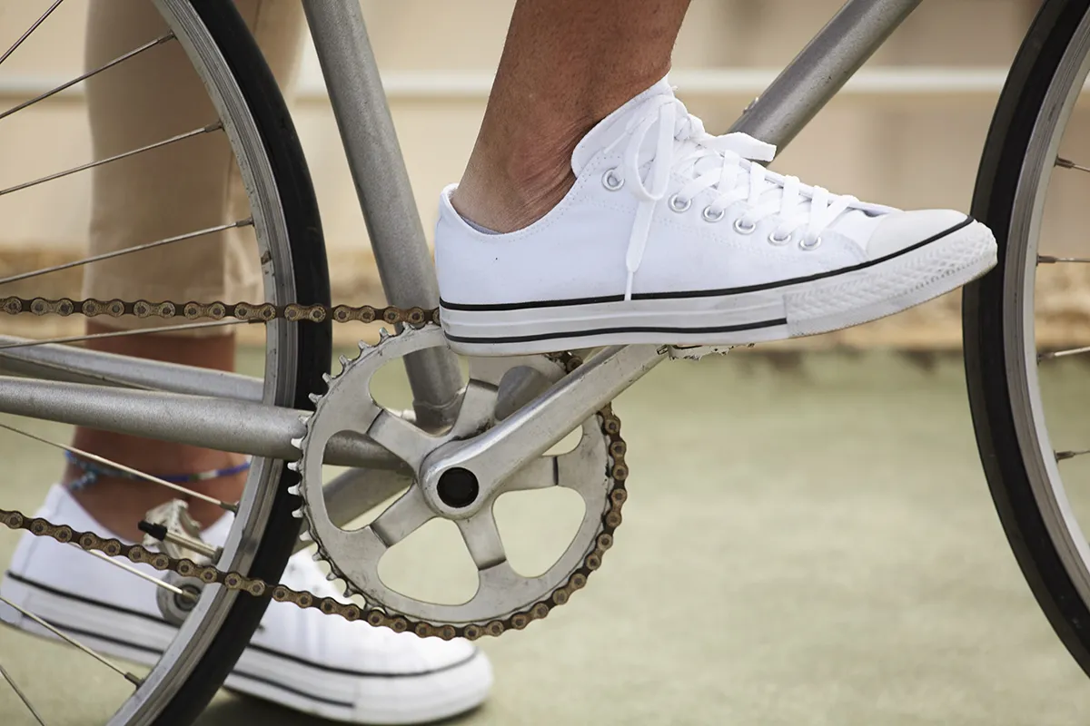 Kompletní průvodce: Jak zabránit žloutnutí plátěných bot při sušení